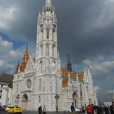 Var-lak A Budai Varban *